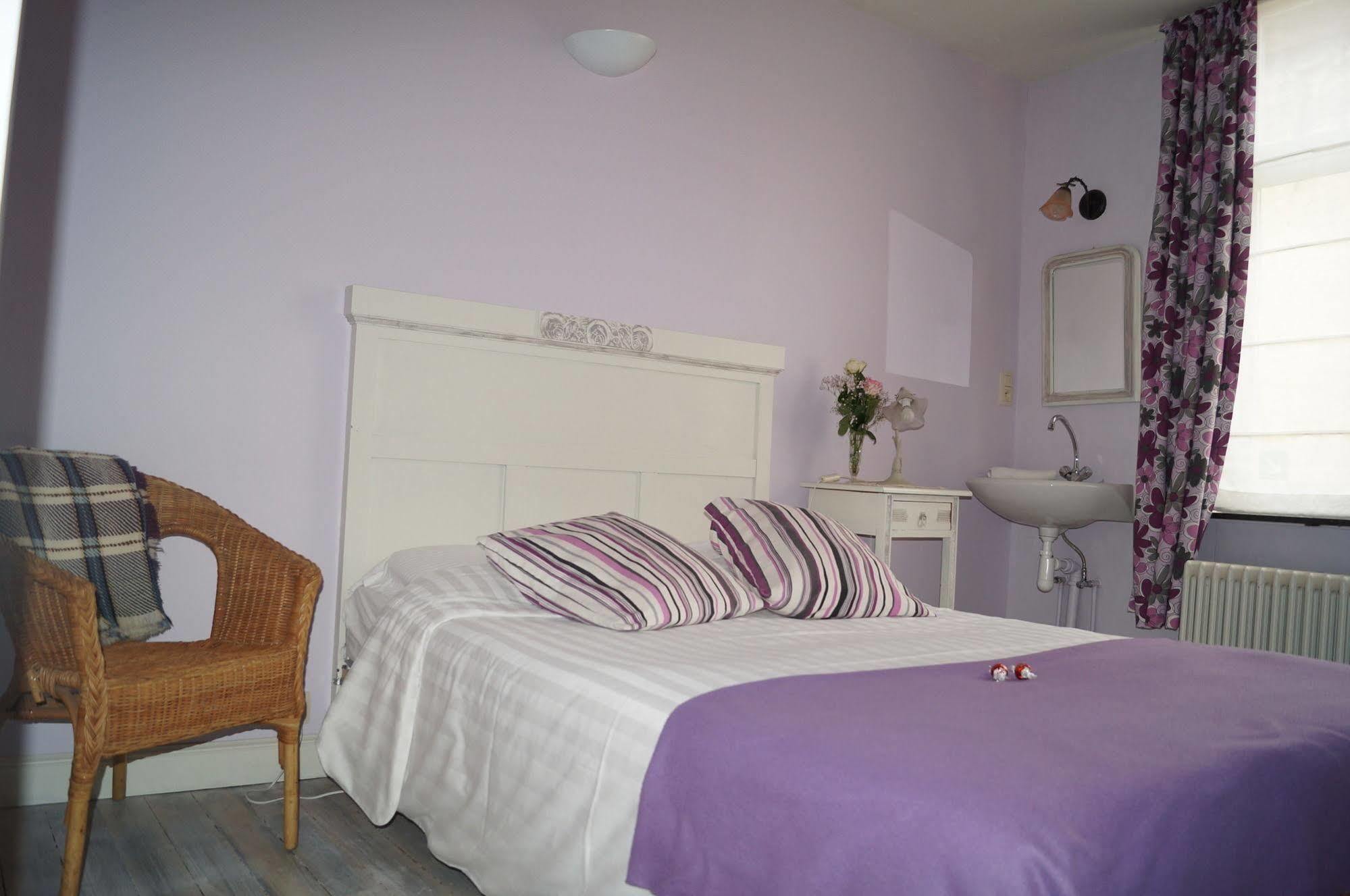 Bed and breakfast Next Door Brujas